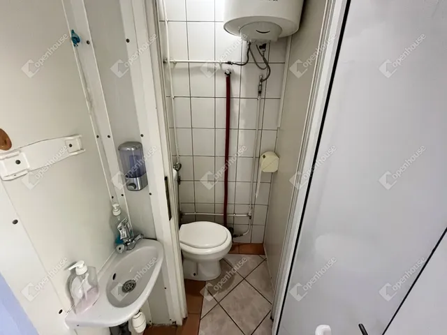 Kiadó kereskedelmi és ipari ingatlan Miskolc, Belváros 66 nm