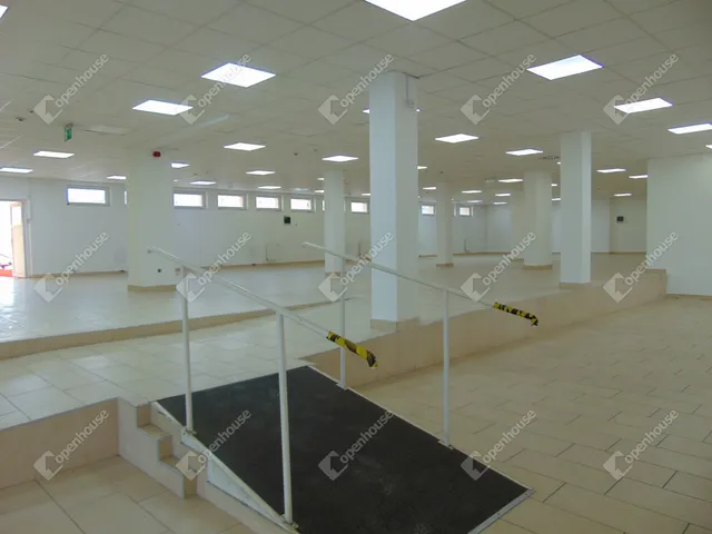 Kiadó kereskedelmi és ipari ingatlan Miskolc, Belváros 480 nm