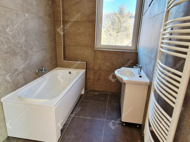 Eladó lakás Miskolc, Diósgyőr 99 nm