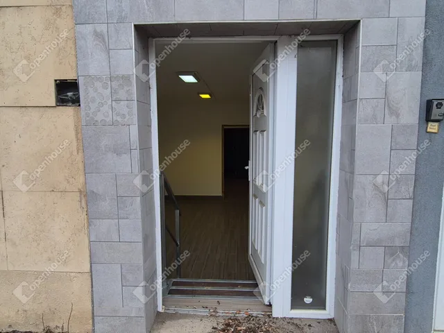 Eladó kereskedelmi és ipari ingatlan Miskolc, Belváros 31 nm