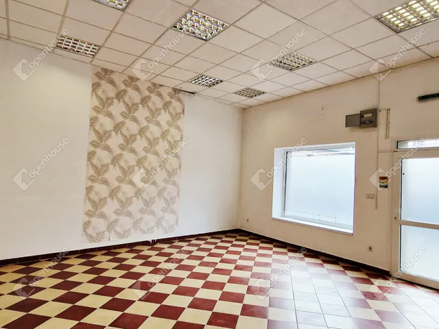 Kiadó kereskedelmi és ipari ingatlan Miskolc, Zsolcai kapu 126 nm