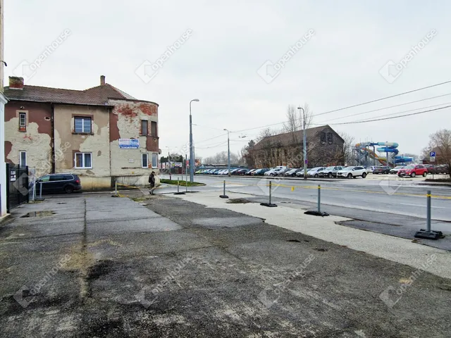 Eladó kereskedelmi és ipari ingatlan Miskolc, Selyemrét 236 nm