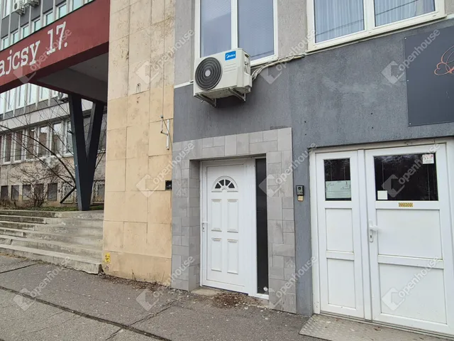 Eladó kereskedelmi és ipari ingatlan Miskolc, Belváros 31 nm