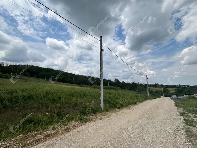 Eladó telek Mályi 902 nm