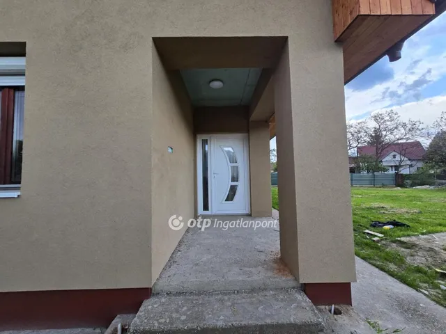 Eladó ház Kaba 79 nm