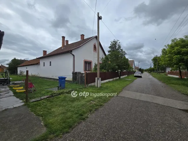 Eladó ház Tetétlen 67 nm