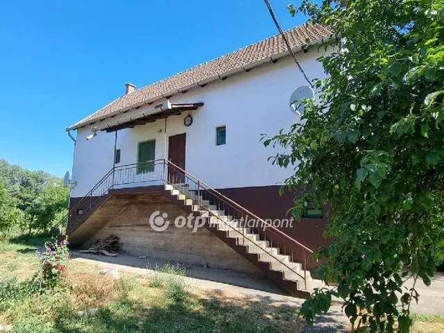 Eladó üdülő és hétvégi ház Tiszacsege, Tisza part 260 nm