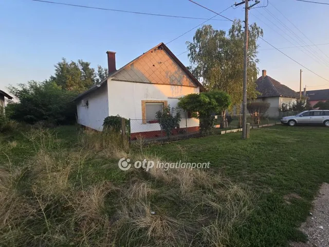 Eladó ház Tetétlen, központ 64 nm