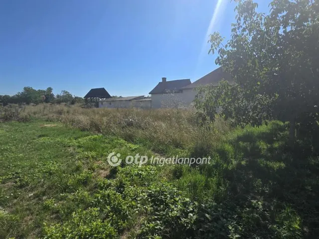 Eladó telek Tetétlen, Szélső utca 1033 nm
