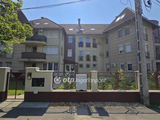 Eladó lakás Debrecen, Postakert 30 nm