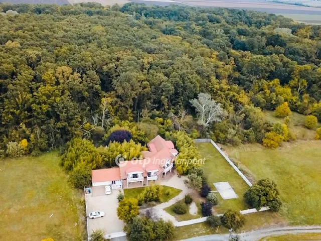 Eladó kereskedelmi és ipari ingatlan Hajdúszoboszló 565 nm