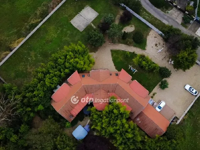 Eladó kereskedelmi és ipari ingatlan Hajdúszoboszló 565 nm