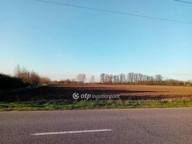 Eladó telek Biharkeresztes 1885 nm