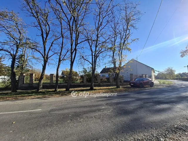 Eladó ház Hencida 250 nm