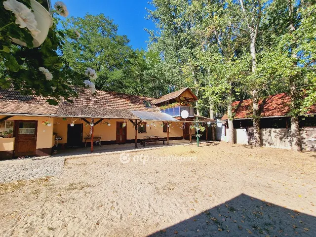 Eladó mezőgazdasági ingatlan Debrecen, Bánk 112 nm