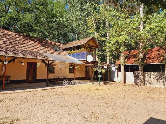 Eladó mezőgazdasági ingatlan Debrecen, Bánk 112 nm