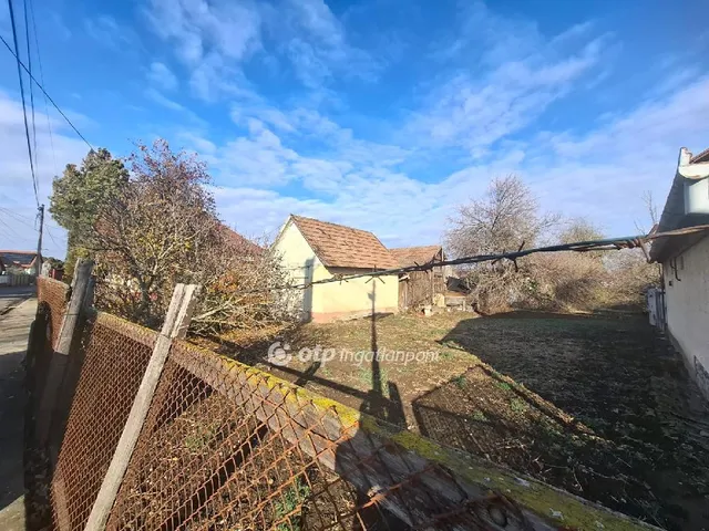 Eladó telek Berettyóújfalu 859 nm