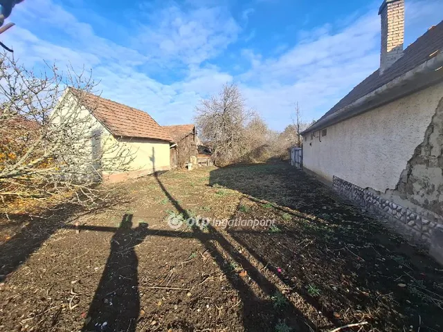 Eladó telek Berettyóújfalu 859 nm