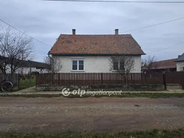 Eladó ház Földes 53 nm