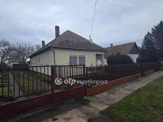 Eladó ház Tetétlen 78 nm