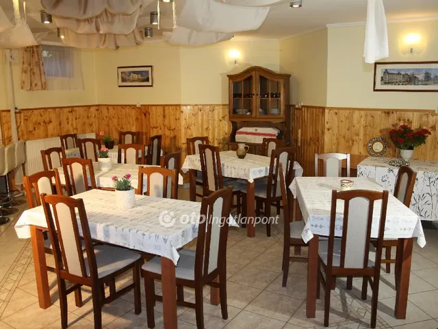 Eladó ház Hajdúszoboszló 320 nm