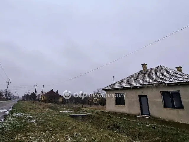 Eladó telek Tetétlen 353 nm