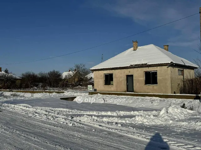 Eladó telek Tetétlen 353 nm