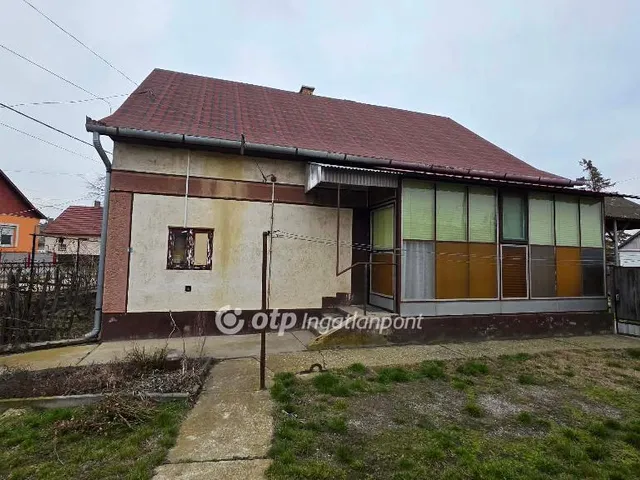 Eladó ház Földes 77 nm