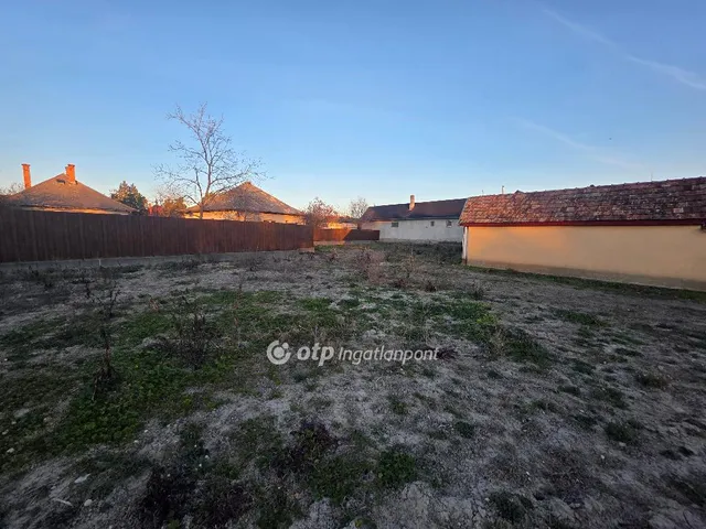 Eladó telek Hajdúszoboszló 871 nm