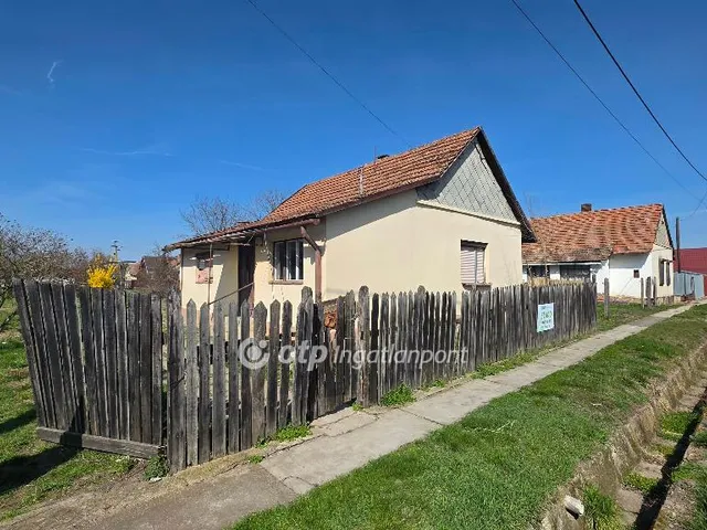 Eladó ház Kaba 56 nm