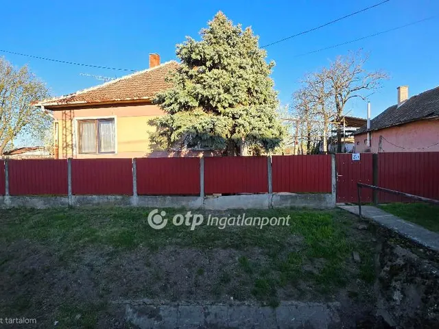 Eladó ház Kaba 56 nm