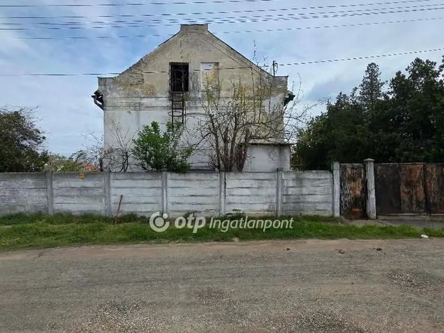 Eladó kereskedelmi és ipari ingatlan Derecske 210 nm