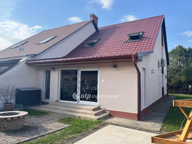 Eladó ház Földes 142 nm