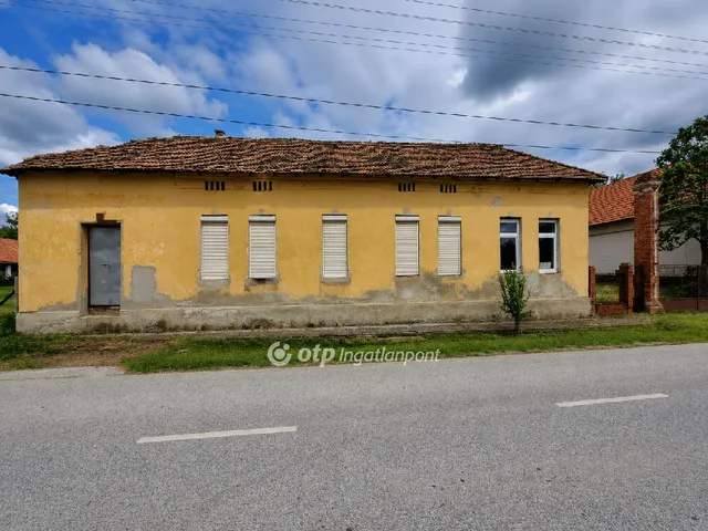 Eladó kereskedelmi és ipari ingatlan Szerep 177 nm
