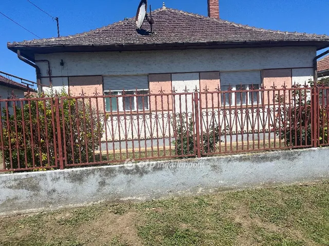 Eladó ház Tetétlen 88 nm