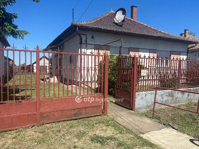 Eladó ház Tetétlen 88 nm