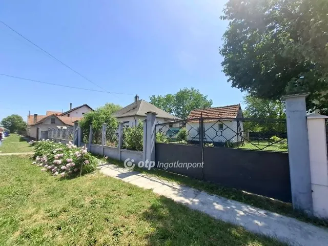 Eladó ház Biharkeresztes 60 nm
