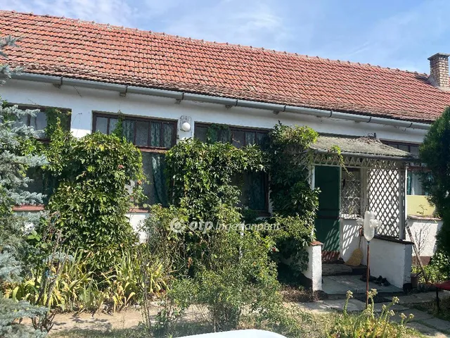 Eladó ház Szentpéterszeg 81 nm
