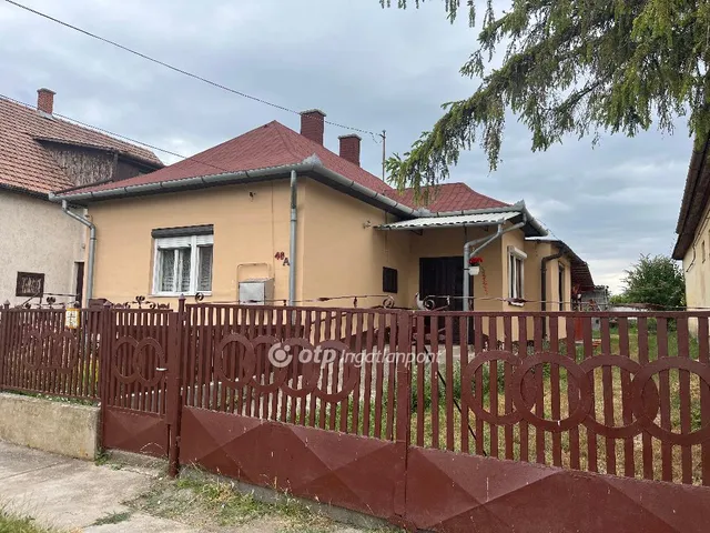 Eladó ház Tetétlen 120 nm