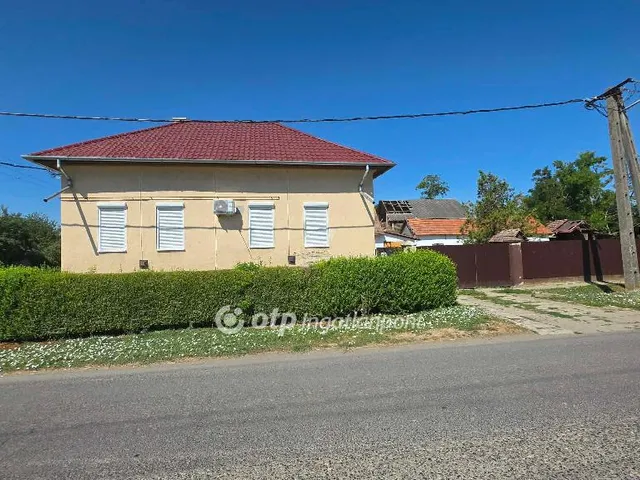 Eladó ház Kaba 100 nm