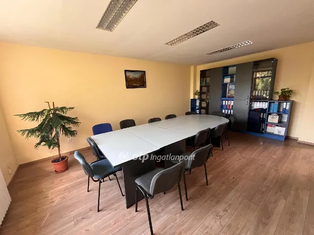 Kiadó kereskedelmi és ipari ingatlan Debrecen 27 nm