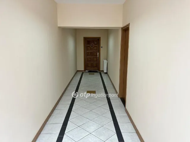 Kiadó kereskedelmi és ipari ingatlan Debrecen 17 nm