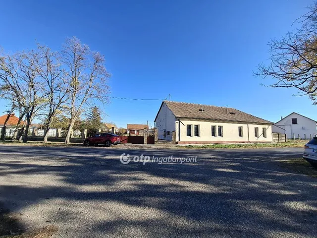 Eladó ház Hencida 206 nm