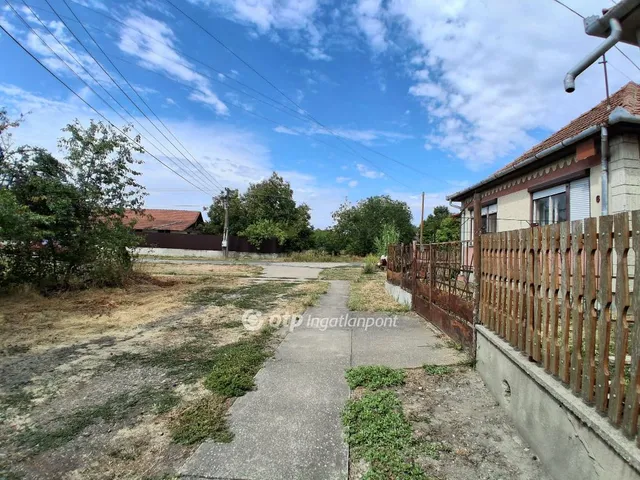Eladó ház Biharkeresztes 72 nm