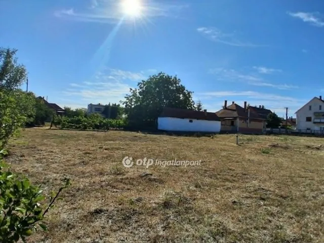 Eladó telek Biharkeresztes 674 nm