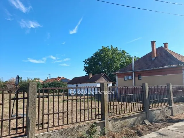 Eladó telek Biharkeresztes 674 nm