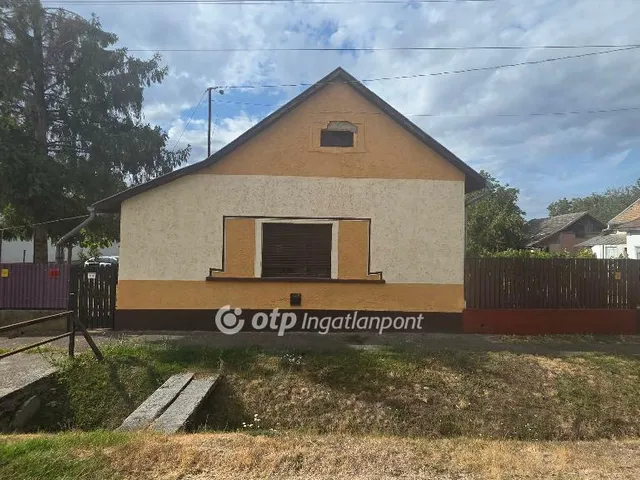 Eladó ház Kaba 82 nm