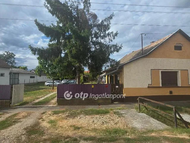 Eladó ház Kaba 82 nm