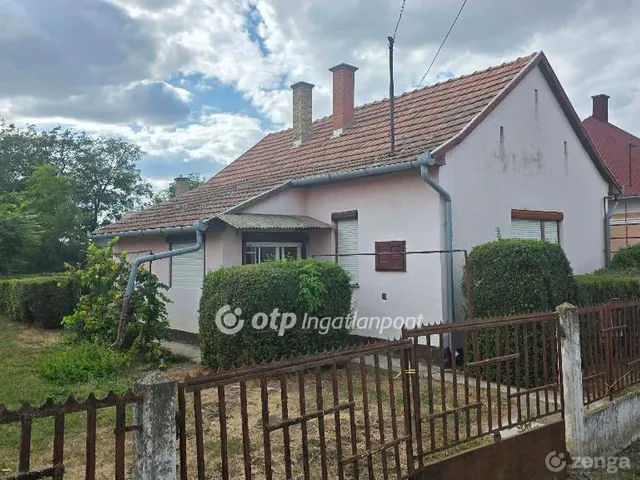 Eladó ház Tetétlen 86 nm