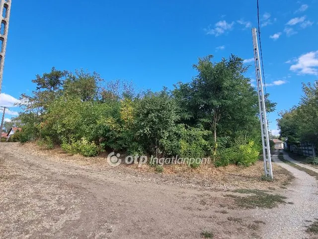 Eladó telek Tiszaderzs 1090 nm
